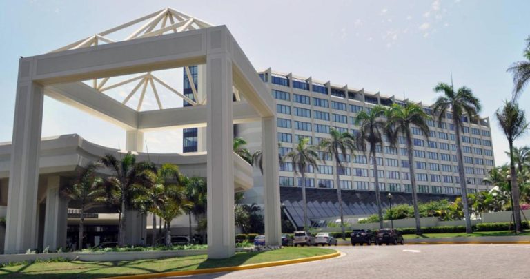 Renaissance-Santo-Domingo-Jaragua-Hotel-&amp;-Casino-view-hotel