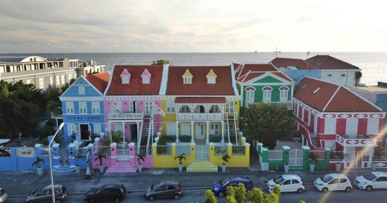 Scuba-Lodge-&amp;-Ocean-Suites-view-hotel